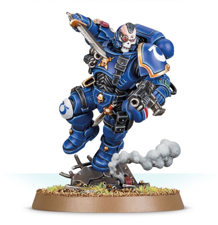 Space Marines: Lieutenant in Reiver Armour